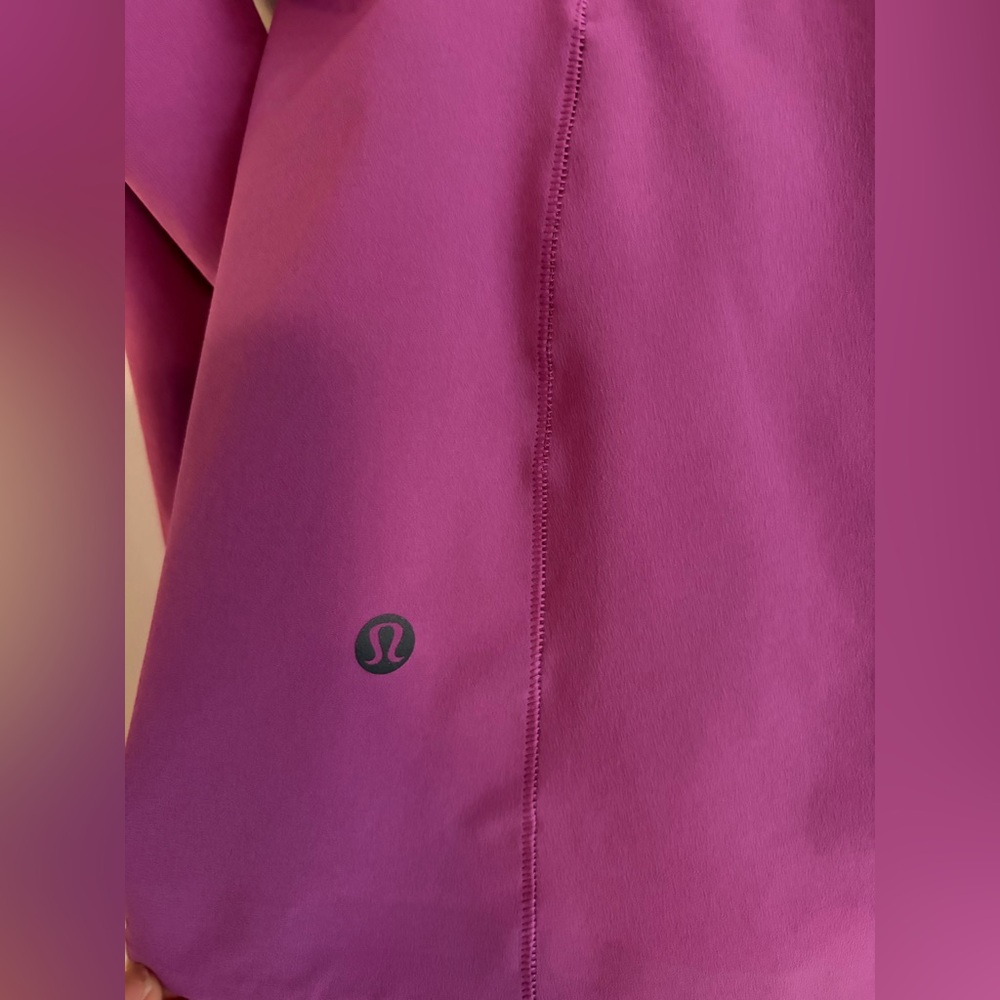 lululemon athletica Mist Over Windbreaker - Picture 5 of 13